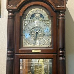 **L@@K @ Howard Miller Glenmour Grandfather Clock** Excellent Condition Just Serviced**