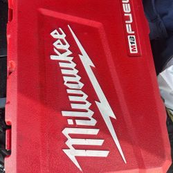 Milwaukee Drill Set