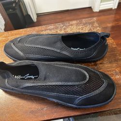 Maui and sons water shoes store