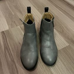 Women’s Steel Toe boots Size 6
