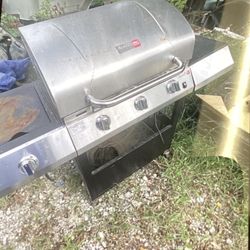 Grill, RR, Char-Broil Propane 3 Burner Grill