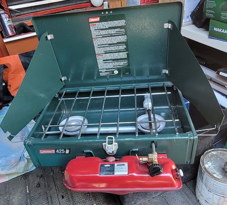 Vintage De Luxe 2 Burners Top Coleman Gas Fluid 425 Like New