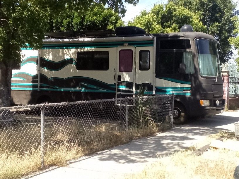 1996 Class A Motorhome Excellent Condition.