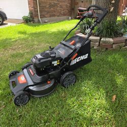 Echo 30 In   Mower New $1200 Price Firm// Nueva Precio Firme $1200
