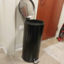 Brightroom Stainless Steel Trash Can – Great Condition