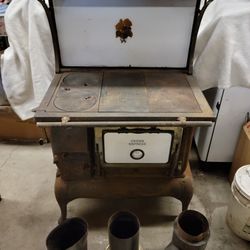 1900's Crown Princess Wood Cook Stove for Sale in Tacoma, WA - OfferUp