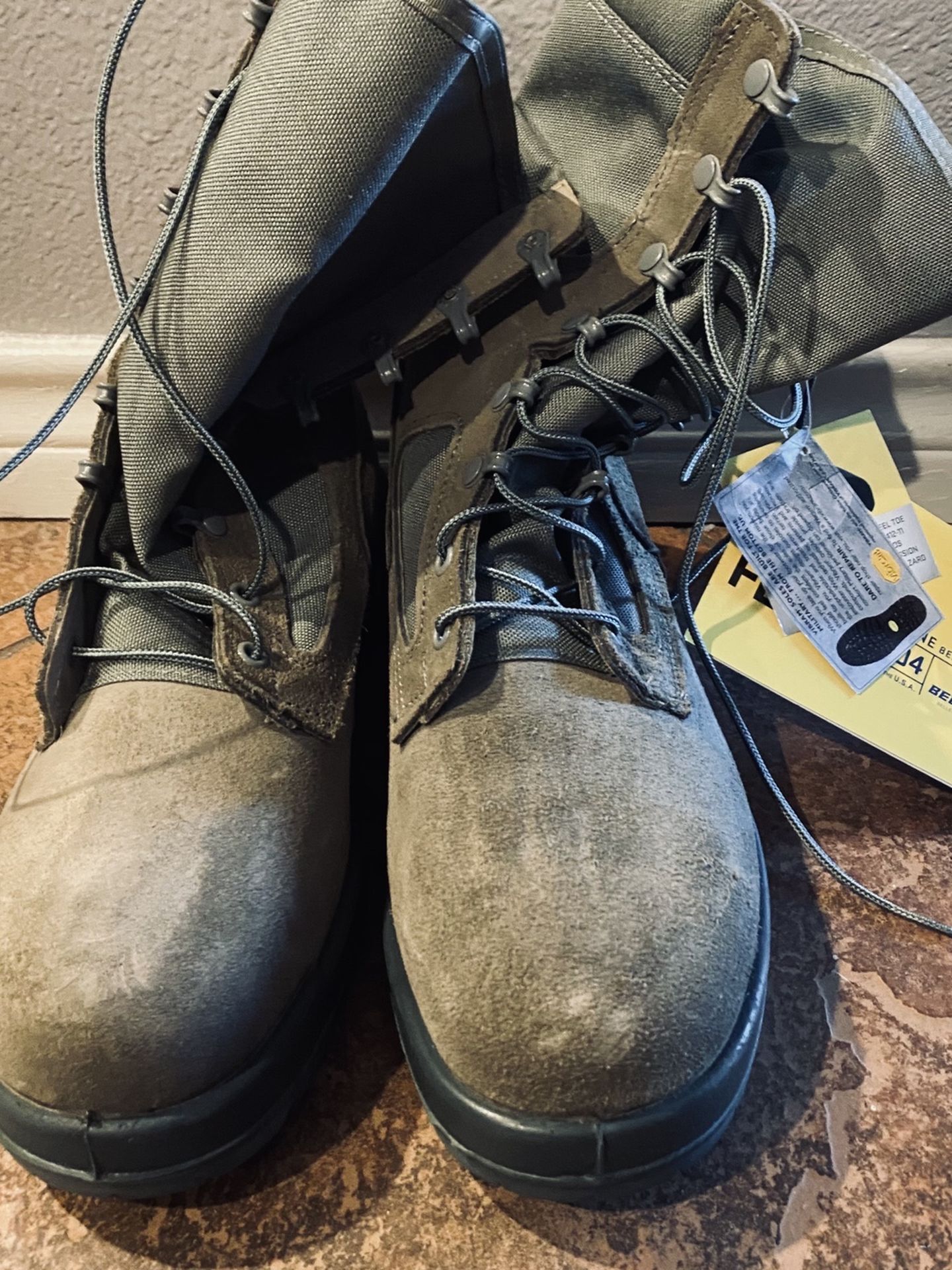 Belleville 600 ST Size 11 W. Olive Green Boots Military PRICE IS FIRMER