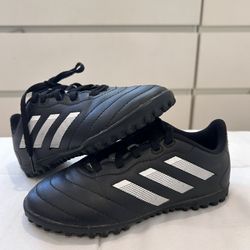Adidas Turf Shoes Size 12.5