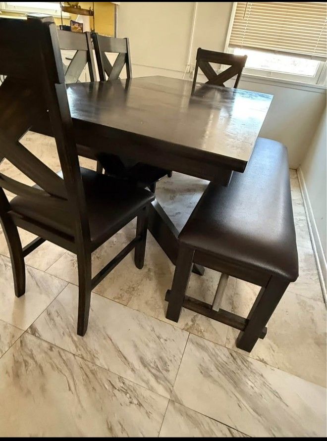 Dining room table