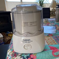 Cuisinart Frozen yogurt And Ice Cream Maker