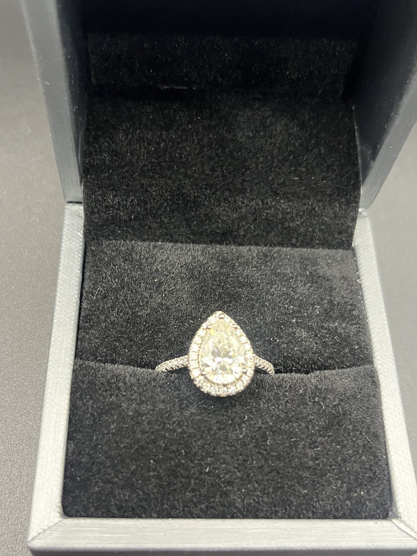 Vvs Mossiante Engagement Ring 