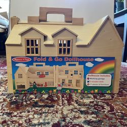 New Melissa And Doug Fold And Go Dollhouse 