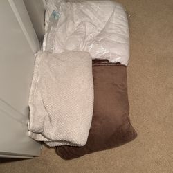 King Size Bamboo Down Comforter/ Blankets 