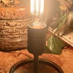 Vintage - Style Table Lamp with Edison Bulb