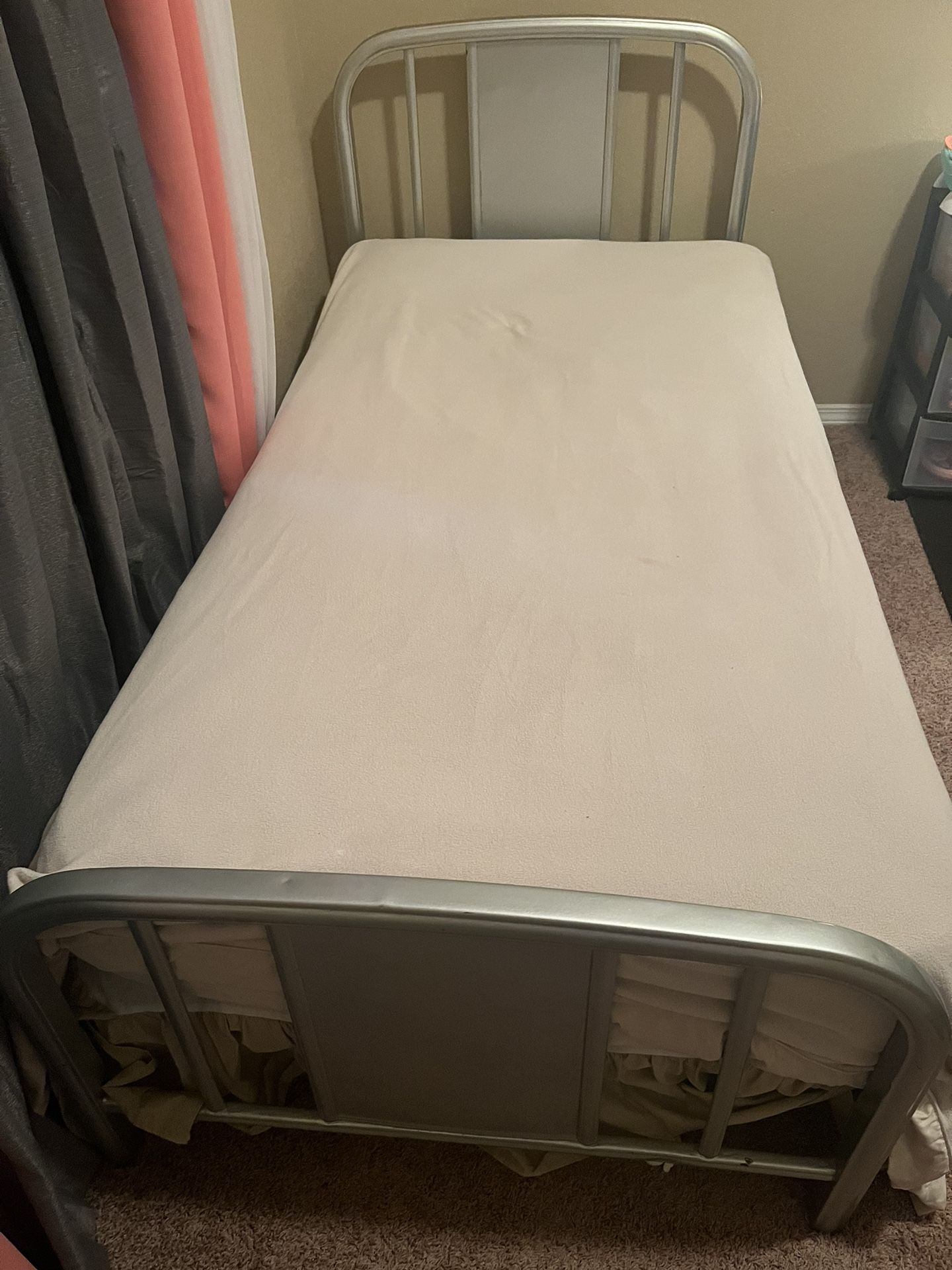 Antique Twin Bed With Mattress