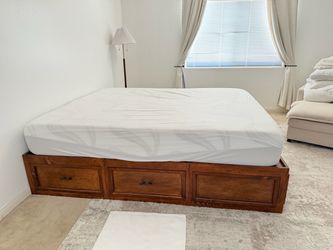 Solid Wood CAL KING Storage Bed Frame – 6 Large Drawers – Beautiful Wood