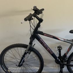 Trek 6700 SLR Men’s Bike