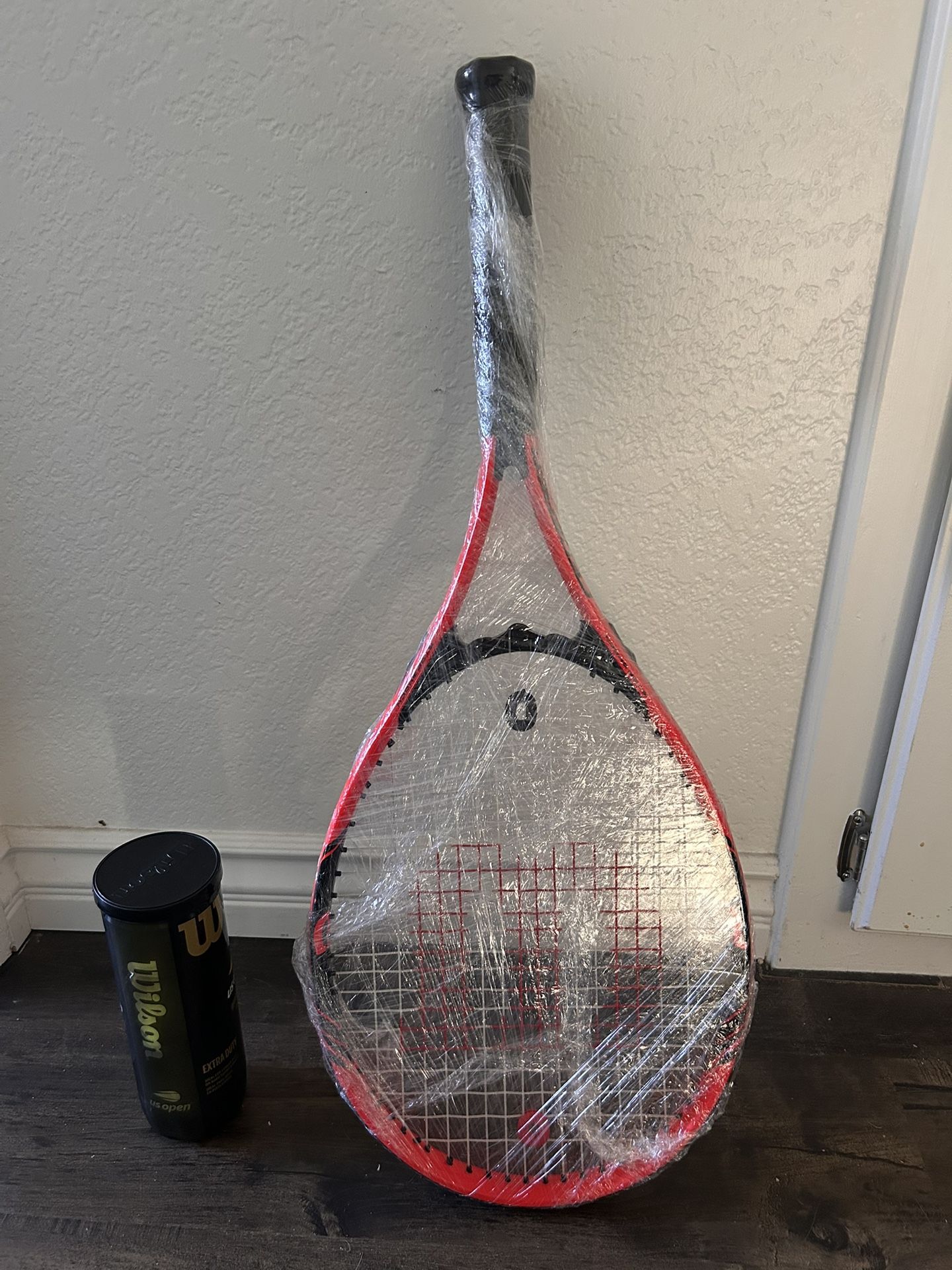 Tennis Kit (racket, balls, soft grip)