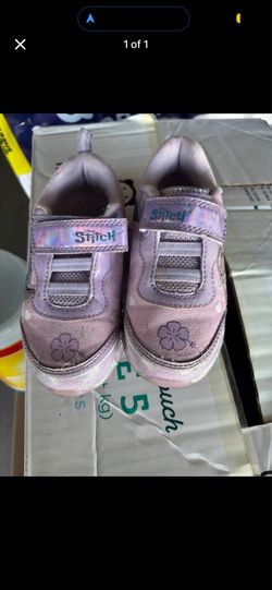 Girls shoes stitch size 6