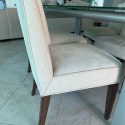 Expandable Dinning table with chairs