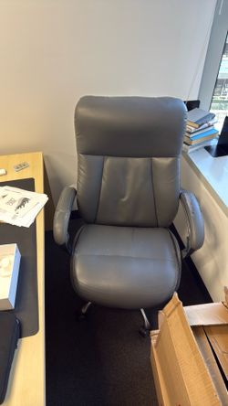 Gray Leather Executive Office Chair – High Back