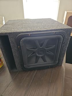 Kicker 12 l7s with box subwoofer