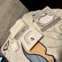 Apple AirPods with Wireless Charging Case