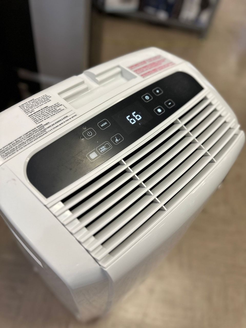 DELONGHI Pinguino 115 Volt PACAN370G1W 1AL 500 Sq. ft. Portable Air Conditioner 12,000 BTU White ADO #:W 8106 Open Box .Price is Firm. Description : Home & Garden