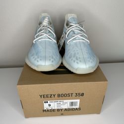 YEEZY 350 V2 MONO ICE DS NEW SIZE 9