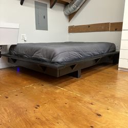 Japanese Style Platform Bed frame + Full Size Mattress 