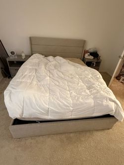 Queen size bed with mattress