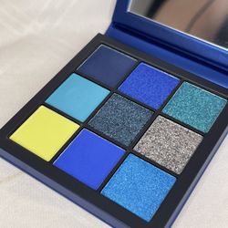 Huda Beauty Sapphire Obsessions Palette 