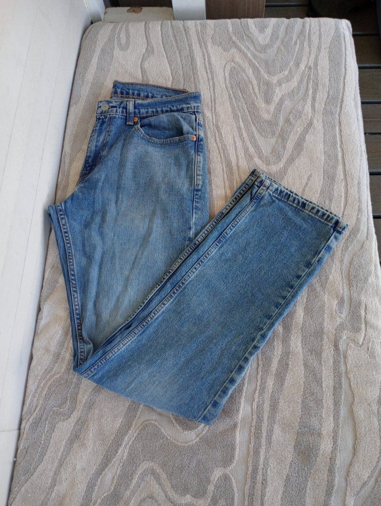 Levi Strauss & Co Men's Jeans Size 30/34 Medium Wash Denim 559 Straight Leg