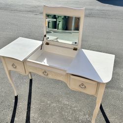French Vanity With Mirror 