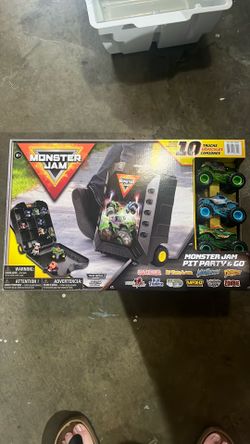 Monster Jam Pit Party & Go Playset
