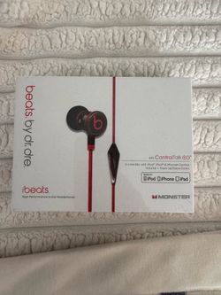 Dr Dre I Beats in earbud headphones