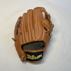 Wilson left handed Youth T Ball Glove Mickey Mouse 9” Inch 