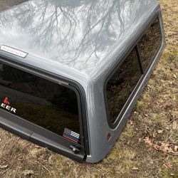 Leer Cap Off Of A 2016 Chevy 1500 Pickup 
