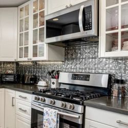 Microwave (over the stove)