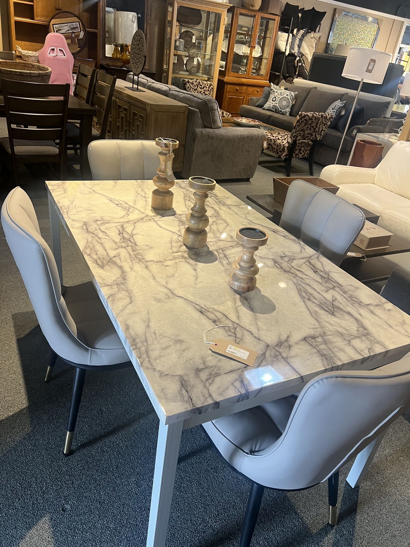Dining Table: Formica/Faux Marble Dining Table SKU 5HLL45