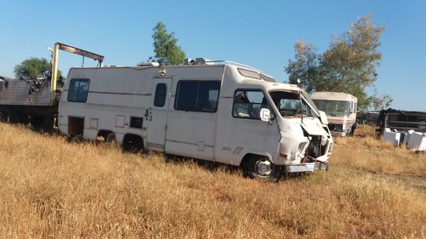 Fix upper RV engine turns over 454 Chevrolet engine for Sale in Winton