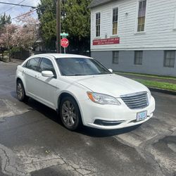 2013 Chrysler 200