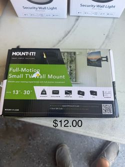 Tv bracket mount