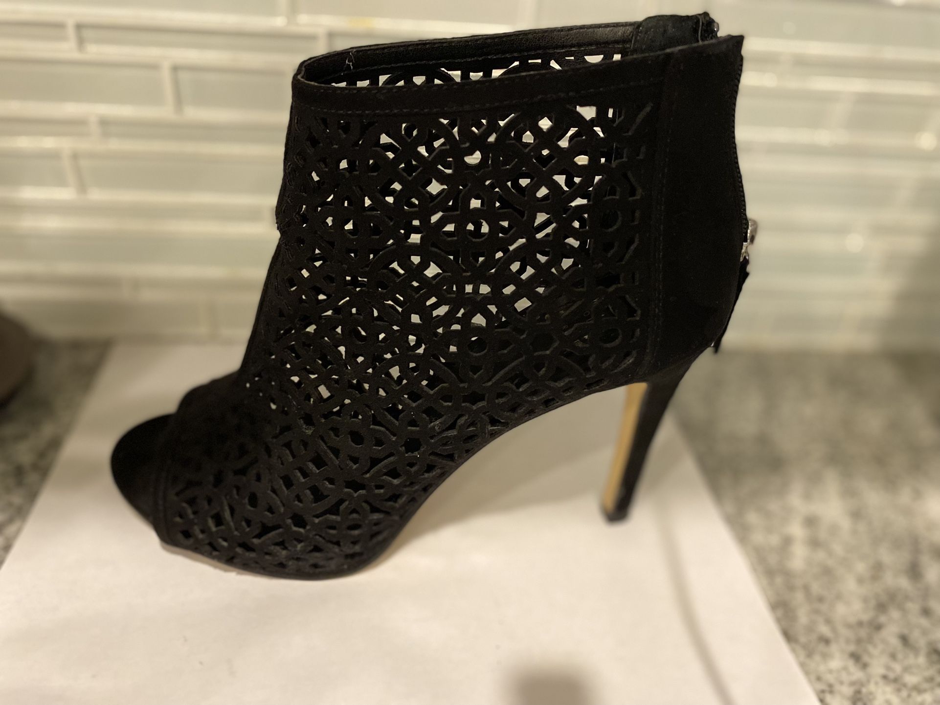 White House Black Market Women’s Shoes Booties Velvet Material Size 8.5 New
