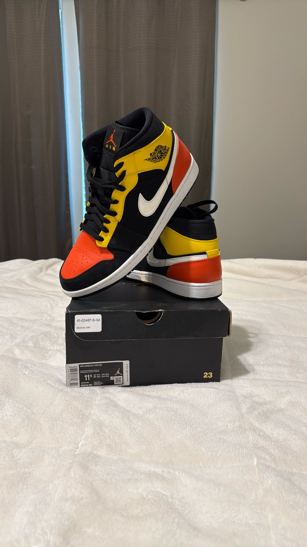 Air Jordan 1 Mid SE - Amarillo