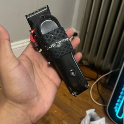 SC CLIPPERS WITH GRIP