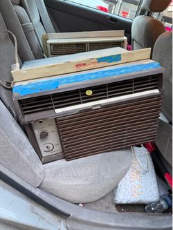 Functional Kenmore window air conditioner. Model number is 106.. Unit has 6000 BTU/HR AHAM and EER 9.0. Rated volts are 115. Uses Refrigerant 2