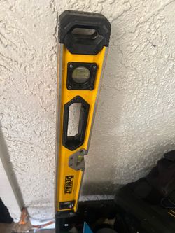 2ft dewalt level