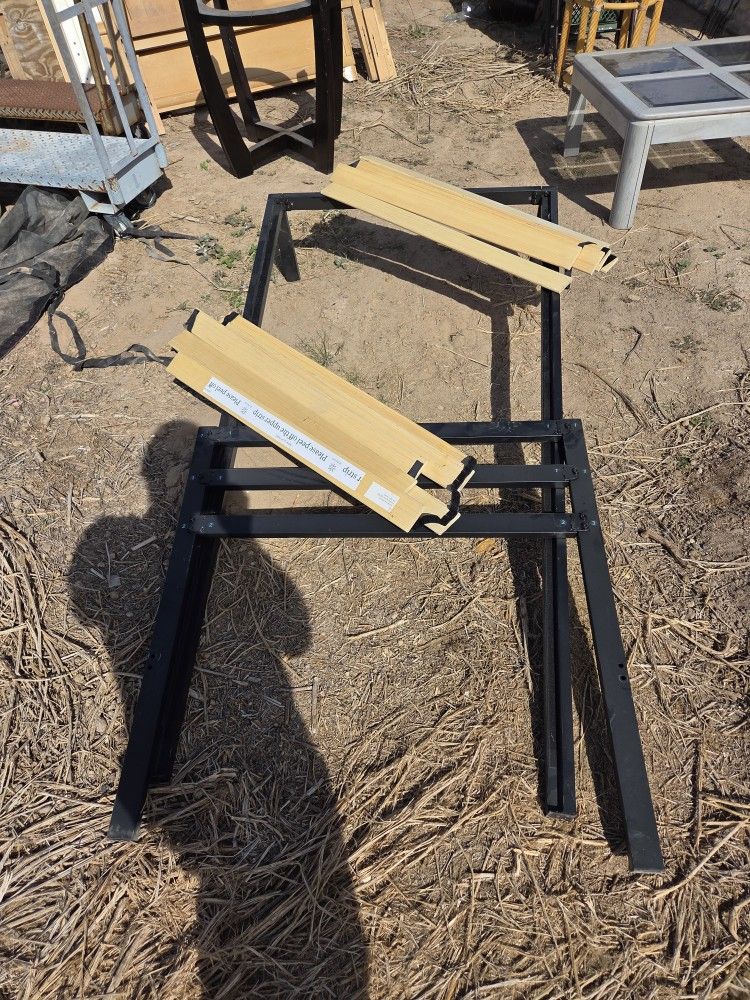 Black Metal Frame Twin Size Bed