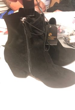 Black boots size 9